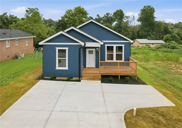 1st image of 403 Tribble St, Seneca, SC 29678 | MLS# 20304913