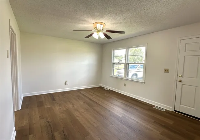 Photo 3 of Single family home for sale at 310 Kingsboro Rd, Anderson, SC 29626 | MLS# 20304905 | Listing updated on 2026-08-11