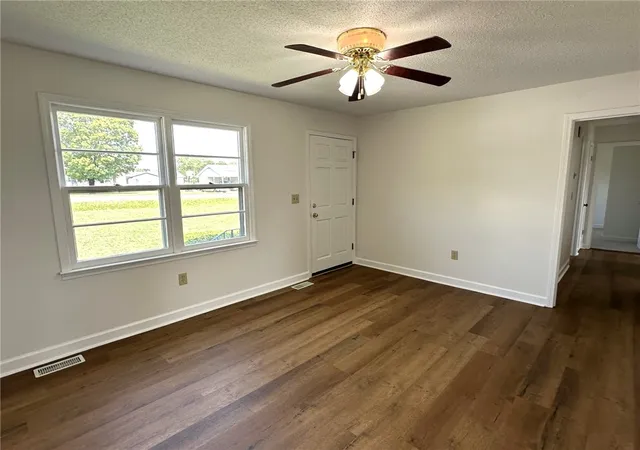 Photo 3 of Single family home for sale at 310 Kingsboro Rd, Anderson, SC 29626 | MLS# 20304905 | Listing updated on 2026-08-11
