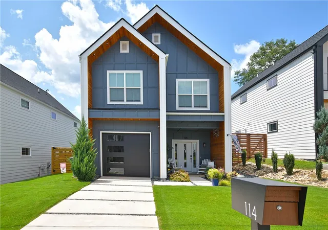 Photo 2 of Single family home for sale at 114 Taylor St, Greenville, SC 29601 | MLS# 20304889 | Listing updated on 2026-09-16