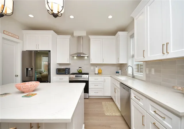 Photo 4 of Single family home for sale at 114 Taylor St, Greenville, SC 29601 | MLS# 20304889 | Listing updated on 2026-10-05