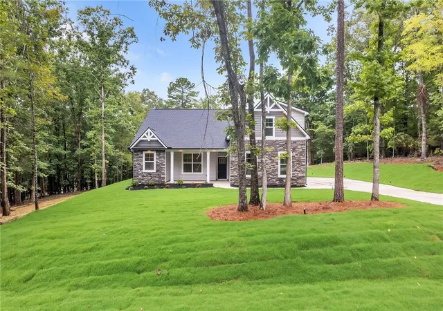 Photo 1 of Single family home for sale at 122 Indian Ridge Dr, Laurens, SC 29360 | MLS# 20304875 | Listing updated on 2026-08-11