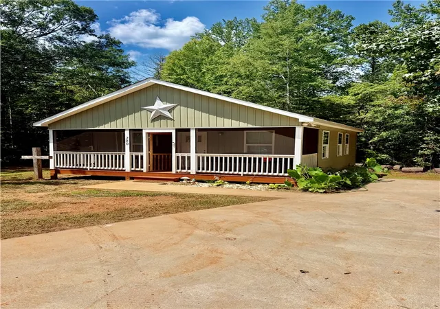 Photo 3 of Single family home for sale at 280 Dogwood Dr, Westminster, SC 29693 | MLS# 20304917 | Listing updated on 2026-09-02