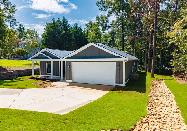 2nd image of 203 Palmer Ln, Westminster, SC 29693 | MLS# 20304956