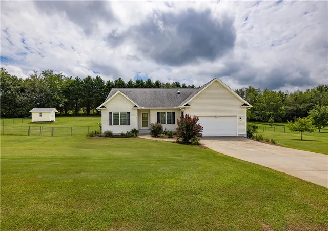 1st image of 209 Peeble Creek Dr, Seneca, SC 29678 | MLS# 20304832