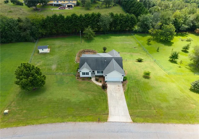 2nd image of 209 Peeble Creek Dr, Seneca, SC 29678 | MLS# 20304832