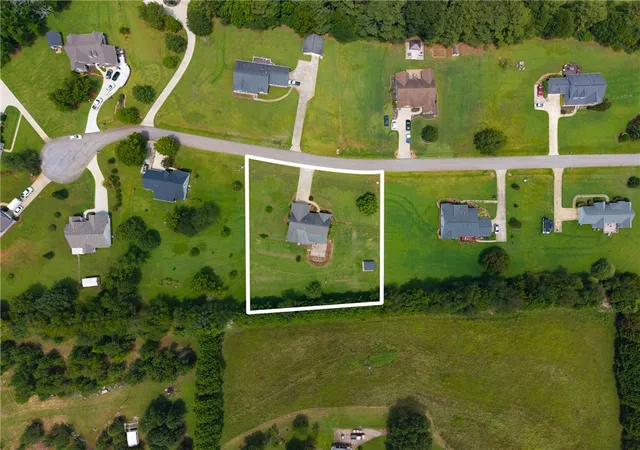 Photo 3 of Single family home for sale at 209 Peeble Crk Dr, Seneca, SC 29678 | MLS# 20304832 | Listing updated on 2026-09-14