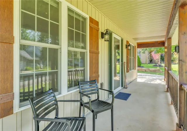 3rd image of 14047 E Camelia Ln, Seneca, SC 29678 | MLS# 20304700