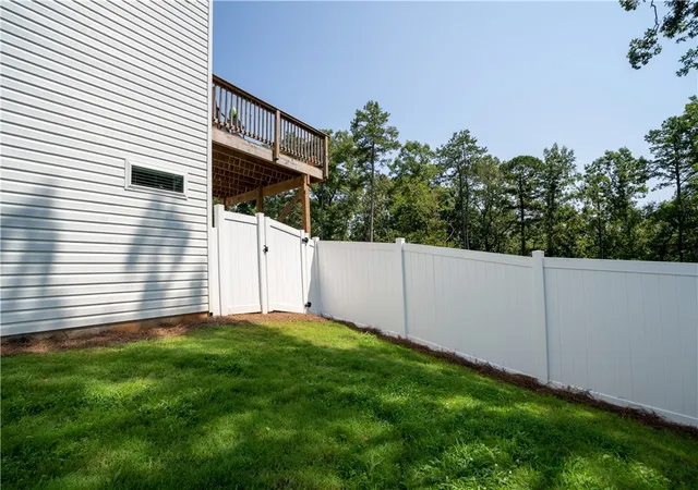 4th image of 11110 Watson Dr #E, Seneca, SC 29672 | MLS# 20304955
