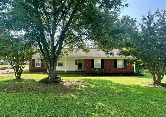 Photo 1 of Single family home for sale at 2402 Rolling Green Rd, Anderson, SC 29621 | MLS# 20304990 | Listing updated on 2026-09-13