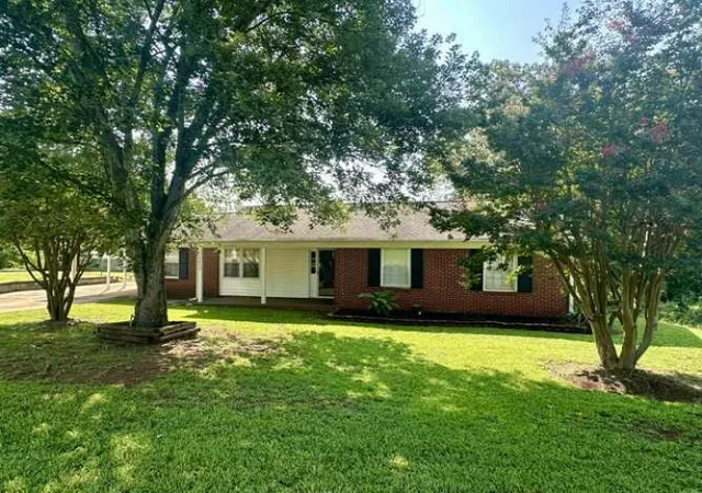 Photo 2 of Single family home for sale at 2402 Rolling Green Rd, Anderson, SC 29621 | MLS# 20304990 | Listing updated on 2026-09-13