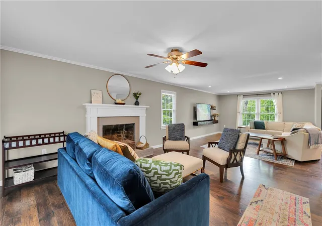 Photo 3 of Single family home for sale at 16 Pine View Ter, Taylors, SC 29687 | MLS# 20305013 | Listing updated on 2026-10-27