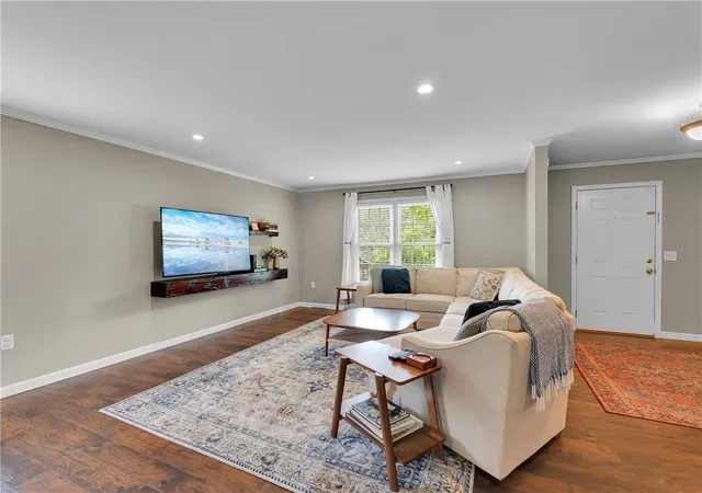 Photo 4 of Single family home for sale at 16 Pine View Ter, Taylors, SC 29687 | MLS# 20305013 | Listing updated on 2026-10-27