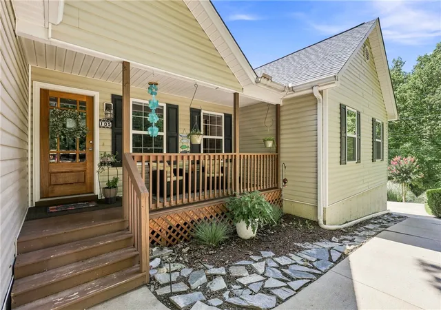 1st image of 105 Wapiti Ln, Westminster, SC 29693 | MLS# 20305015