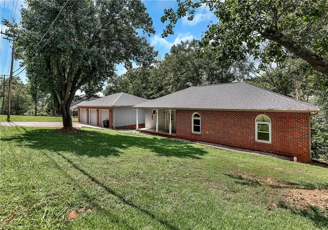 Photo 3 of Single family home for sale at 118 Old Saluda Dam Rd, Greenville, SC 29611 | MLS# 20304177 | Listing updated on 2026-08-18