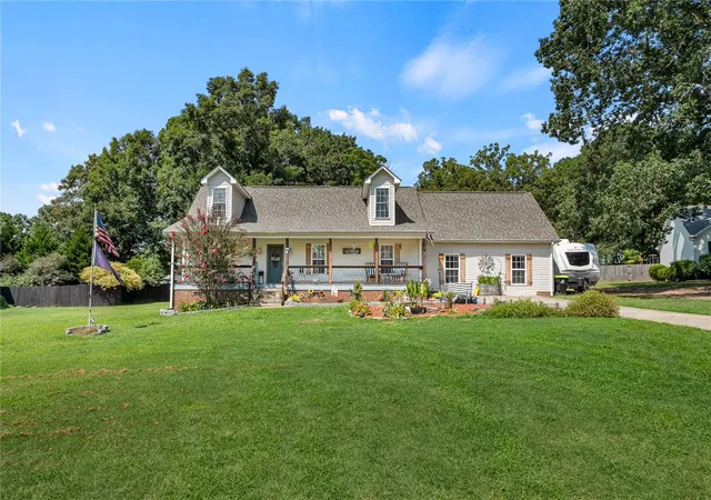 Photo 1 of Sale Pending at 7 Wooded Glenn Ct, Pelzer, SC 29669 | MLS# 20304972 | Listing updated on 2026-09-09