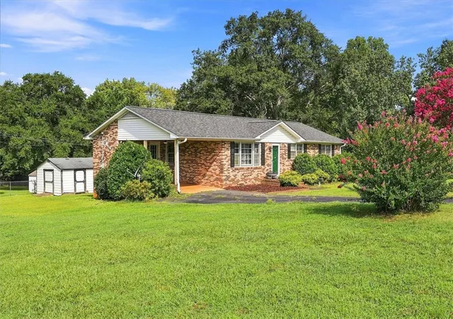 Photo 2 of Sale Pending at 701 Alberta Ave, Boiling Springs, SC 29316 | MLS# 20305038 | Listing updated on 2026-09-02