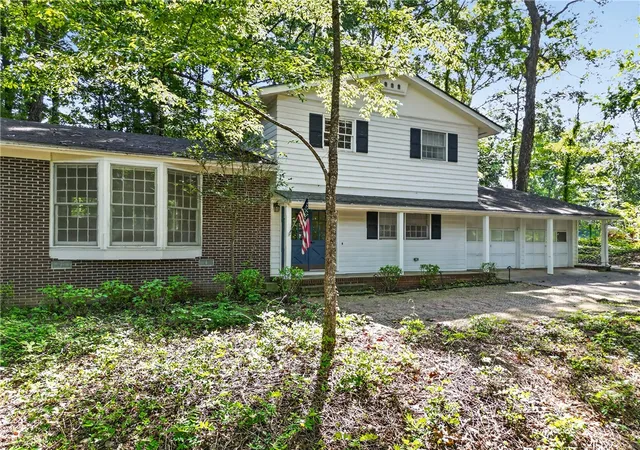 Photo 1 of Single family home for sale at 324 Woodland Way, Clemson, SC 29631 | MLS# 20305020 | Listing updated on 2026-09-12