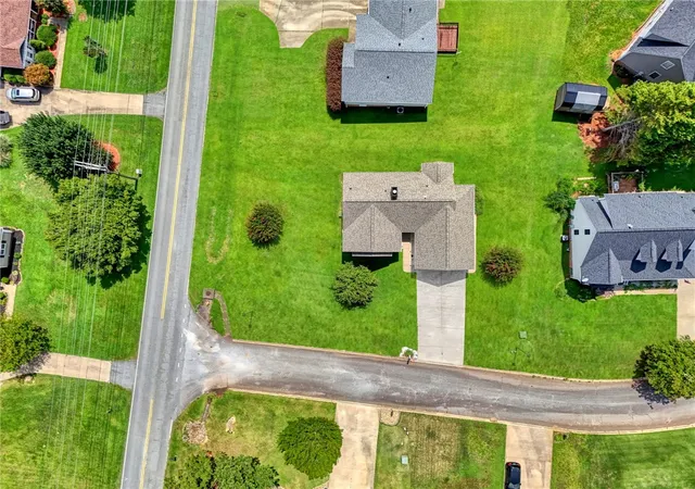 Photo 47 of Single family home for sale at 101 Summercrest Ct, Easley, SC 29642 | MLS# 20305018 | Listing updated on 2026-08-14