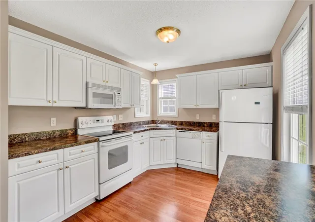 Photo 3 of Single family home for sale at 101 Summercrest Ct, Easley, SC 29642 | MLS# 20305018 | Listing updated on 2026-08-14