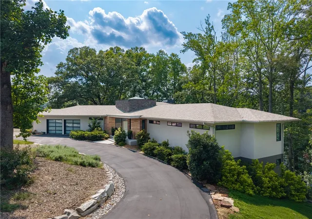 Photo 1 of Single family home for sale at 5011 Bridgeview Dr, Seneca, SC 29672 | MLS# 20304507 | Listing updated on 2026-08-25