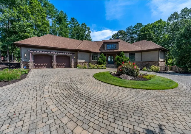 Photo 2 of Single family home for sale at 104 Sweetshrub Way, Sunset, SC 29685 | MLS# 20304633 | Listing updated on 2026-08-17