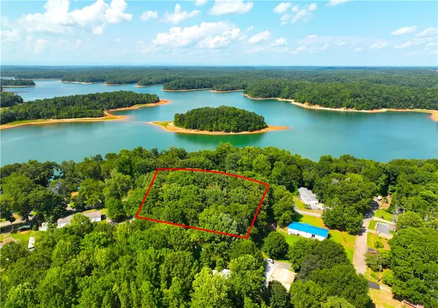 Photo 3 of Manufactured home for sale at 322 Lakeview Dr, Townville, SC 29689 | MLS# 20304895 | Listing updated on 2026-08-17