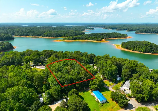 Photo 4 of Manufactured home for sale at 322 Lakeview Dr, Townville, SC 29689 | MLS# 20304895 | Listing updated on 2026-08-17
