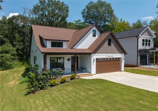 Photo 1 of Sale Pending at 322 Thompson St, Pendleton, SC 29670 | MLS# 20305072 | Listing updated on 2026-08-29