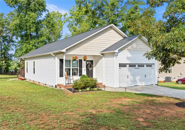 Photo 1 of Single family home for sale at 104 Tillotson Rd, Anderson, SC 29621 | MLS# 20304950 | Listing updated on 2026-09-05