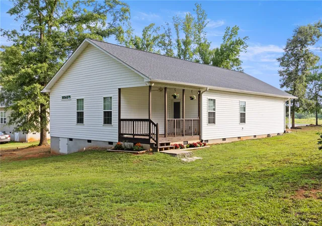 Photo 3 of Single family home for sale at 104 Tillotson Rd, Anderson, SC 29621 | MLS# 20304950 | Listing updated on 2026-09-05