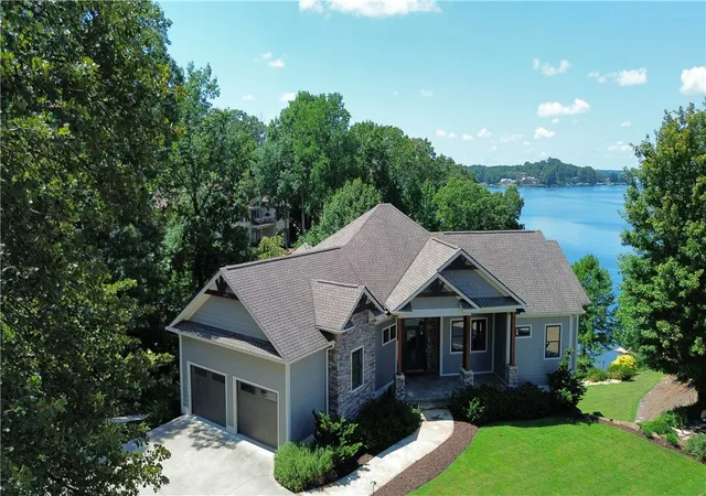 1st image of 305 Wynswept Pt, Seneca, SC 29672 | MLS# 20305115