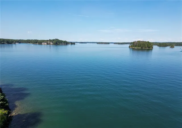Photo 3 of Single family home for sale at 305 Wynswept Point, Seneca, SC 29672 | MLS# 20305115 | Listing updated on 2026-08-18