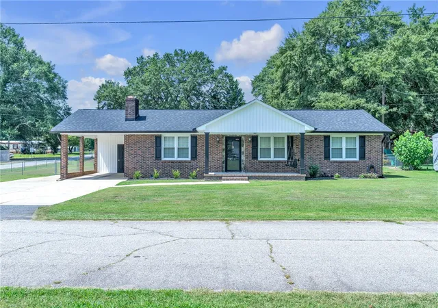 1st image of 207 Vinewood St, Piedmont, SC 29673 | MLS# 20305083
