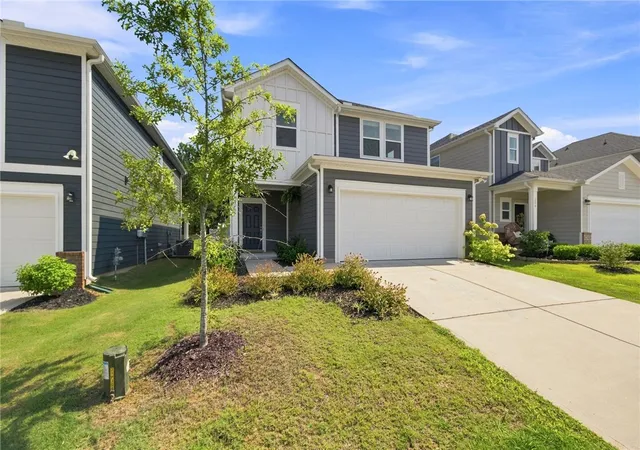Photo 3 of Single family home for sale at 208 Lanyard Ln, Greenville, SC 29607 | MLS# 20305087 | Listing updated on 2026-10-24