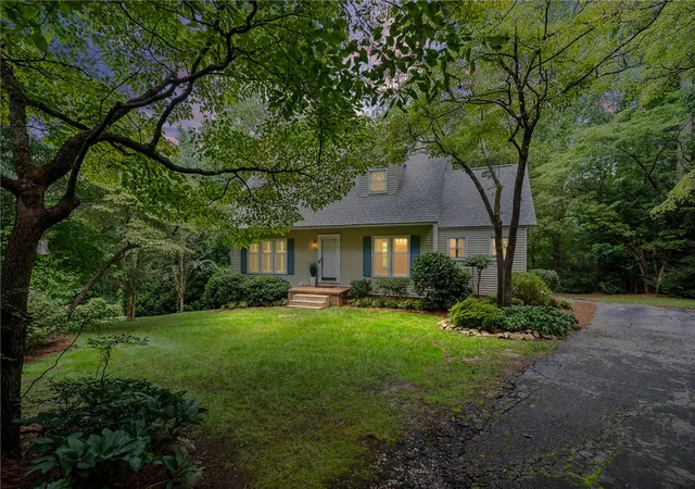Photo 2 of Single family home for sale at 30 Tugaloo Blf Rd, Travelers Rest, SC 29690 | MLS# 20304980 | Listing updated on 2026-08-18
