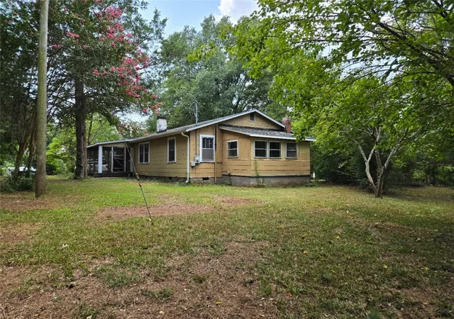 Photo 2 of Single family home for sale at 215 Liberty Dr, Anderson, SC 29624 | MLS# 20305104 | Listing updated on 2026-10-12