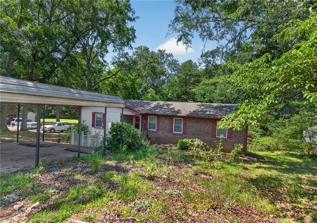 Photo 2 of Sale Pending at 166 Cedar Crk Cir, Central, SC 29630 | MLS# 20305151 | Listing updated on 2026-08-23