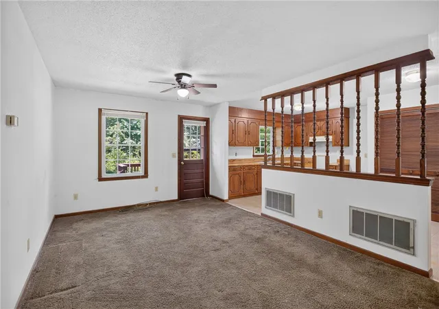 Photo 3 of Sale Pending at 166 Cedar Crk Cir, Central, SC 29630 | MLS# 20305151 | Listing updated on 2026-08-23