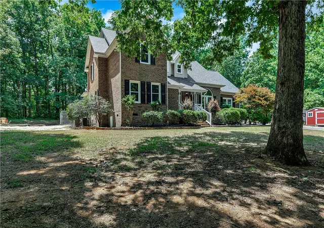 Photo 2 of Single family home for sale at 148 Plantation Dr, Easley, SC 29642 | MLS# 20305128 | Listing updated on 2026-09-17
