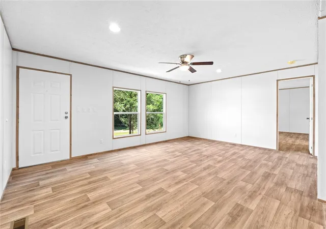 Photo 3 of Manufactured home for sale at 116 Star Dr, Belton, SC 29627 | MLS# 20305180 | Listing updated on 2026-09-29