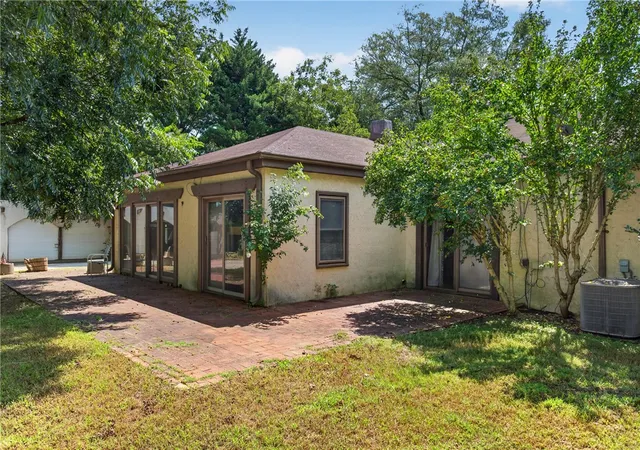 Photo 4 of Single family home for sale at 1719 Old Central Rd, Central, SC 29630 | MLS# 20305149 | Listing updated on 2026-09-18