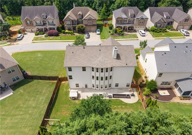 Photo 3 of Single family home for sale at 135 Creek Shls Dr, Simpsonville, SC 29681 | MLS# 20305202 | Listing updated on 2026-08-18