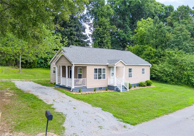 2nd image of 115 Clover St, Liberty, SC 29657 | MLS# 20305211