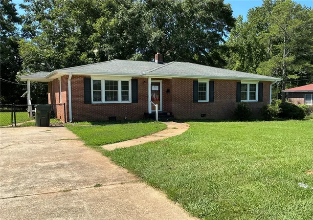 Photo 1 of Single family home for sale at 609 W Geer St, Honea Path, SC 29654 | MLS# 20305213 | Listing updated on 2026-08-18