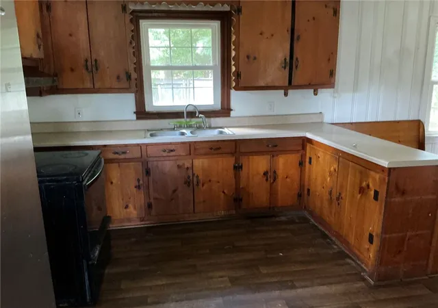 Photo 3 of Single family home for sale at 609 W Geer St, Honea Path, SC 29654 | MLS# 20305213 | Listing updated on 2026-08-18