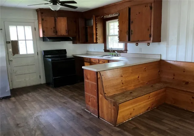 Photo 4 of Single family home for sale at 609 W Geer St, Honea Path, SC 29654 | MLS# 20305213 | Listing updated on 2026-08-18
