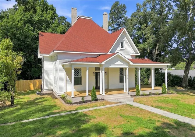 Photo 2 of Single family home for sale at 200 S C St, Easley, SC 29640 | MLS# 20305205 | Listing updated on 2026-08-18