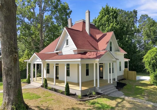 Photo 3 of Single family home for sale at 200 S C St, Easley, SC 29640 | MLS# 20305205 | Listing updated on 2026-08-18