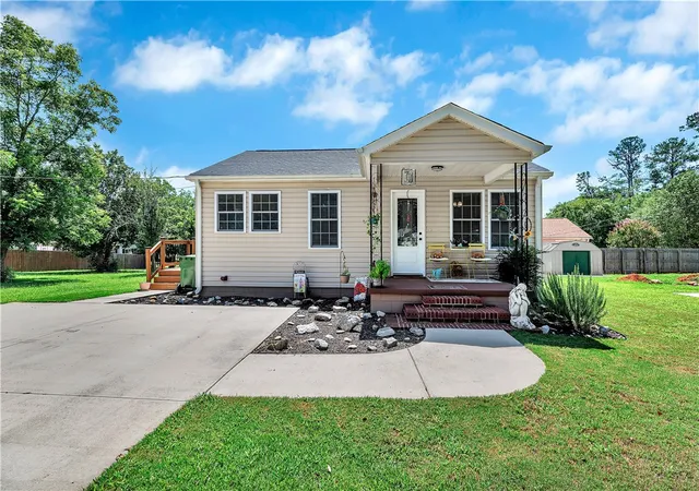 1st image of 1002 Overbrook Dr, Seneca, SC 29678 | MLS# 20305164